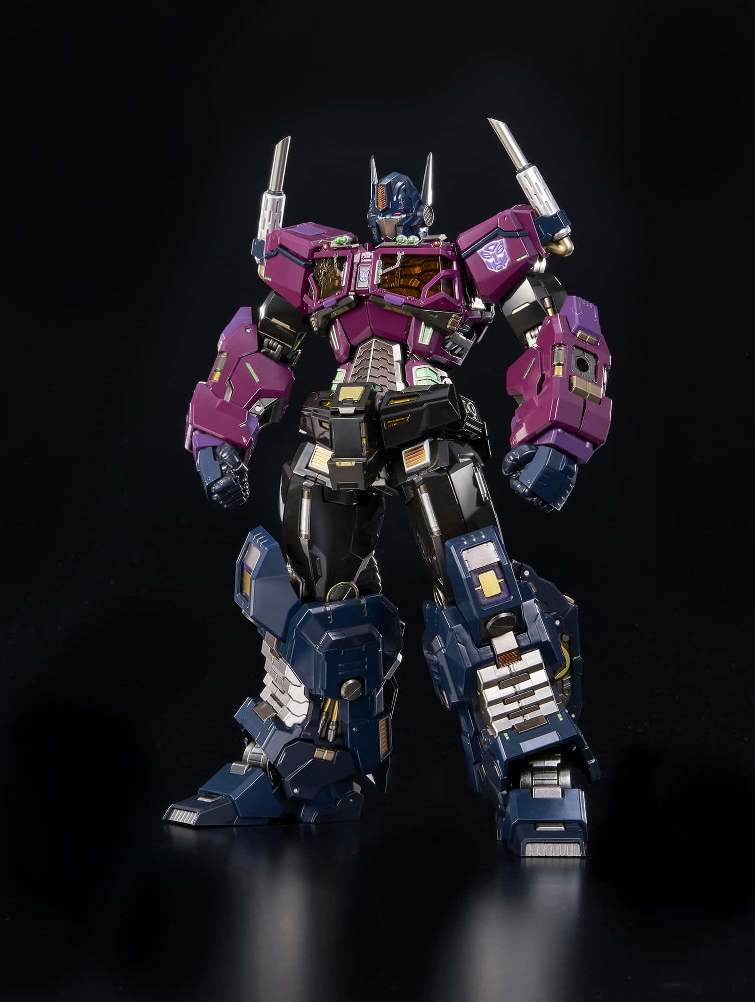Shattered Glass Optimus Prime “Transformers”, Flame Toys Kuro Kara Kuri