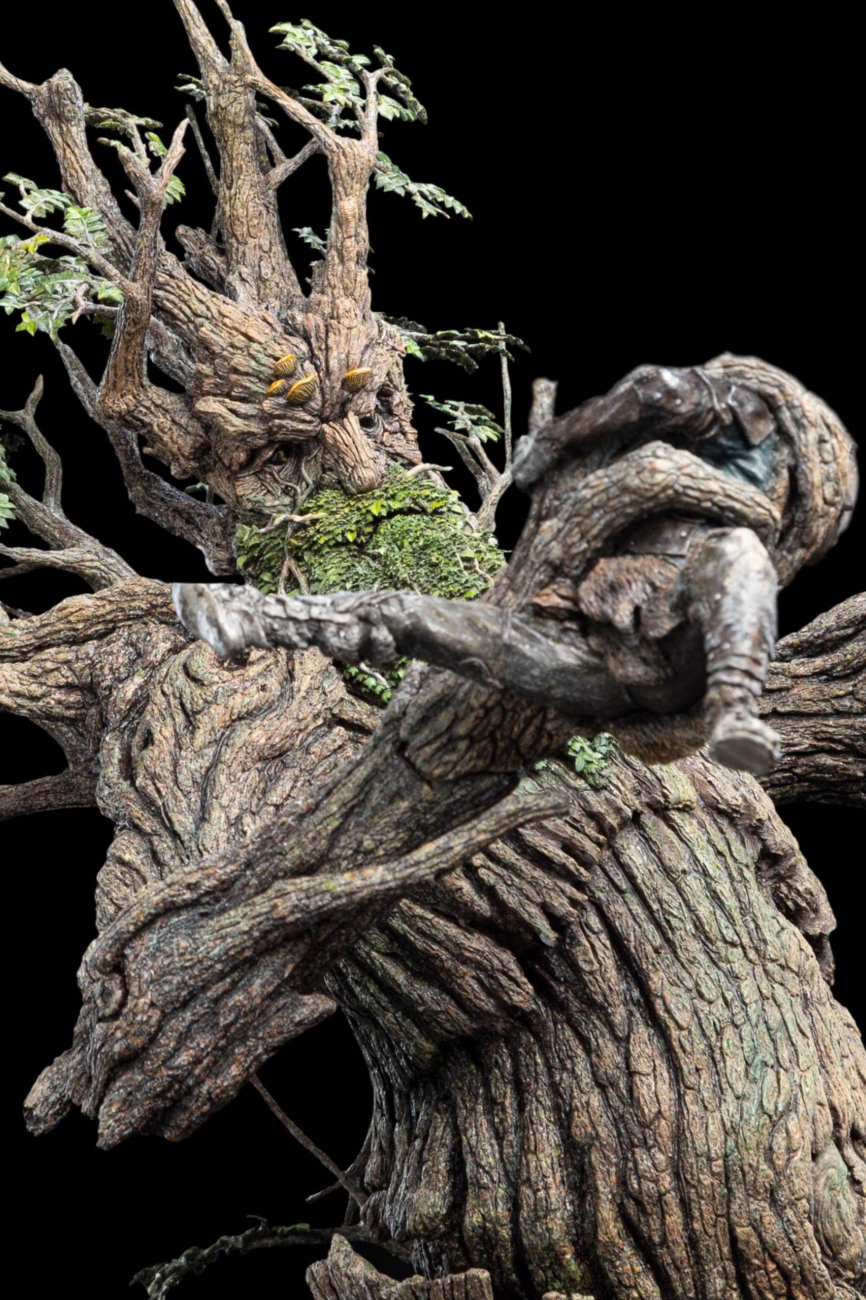 Lord of the Rings Trilogy Leaflock the Ent Statue