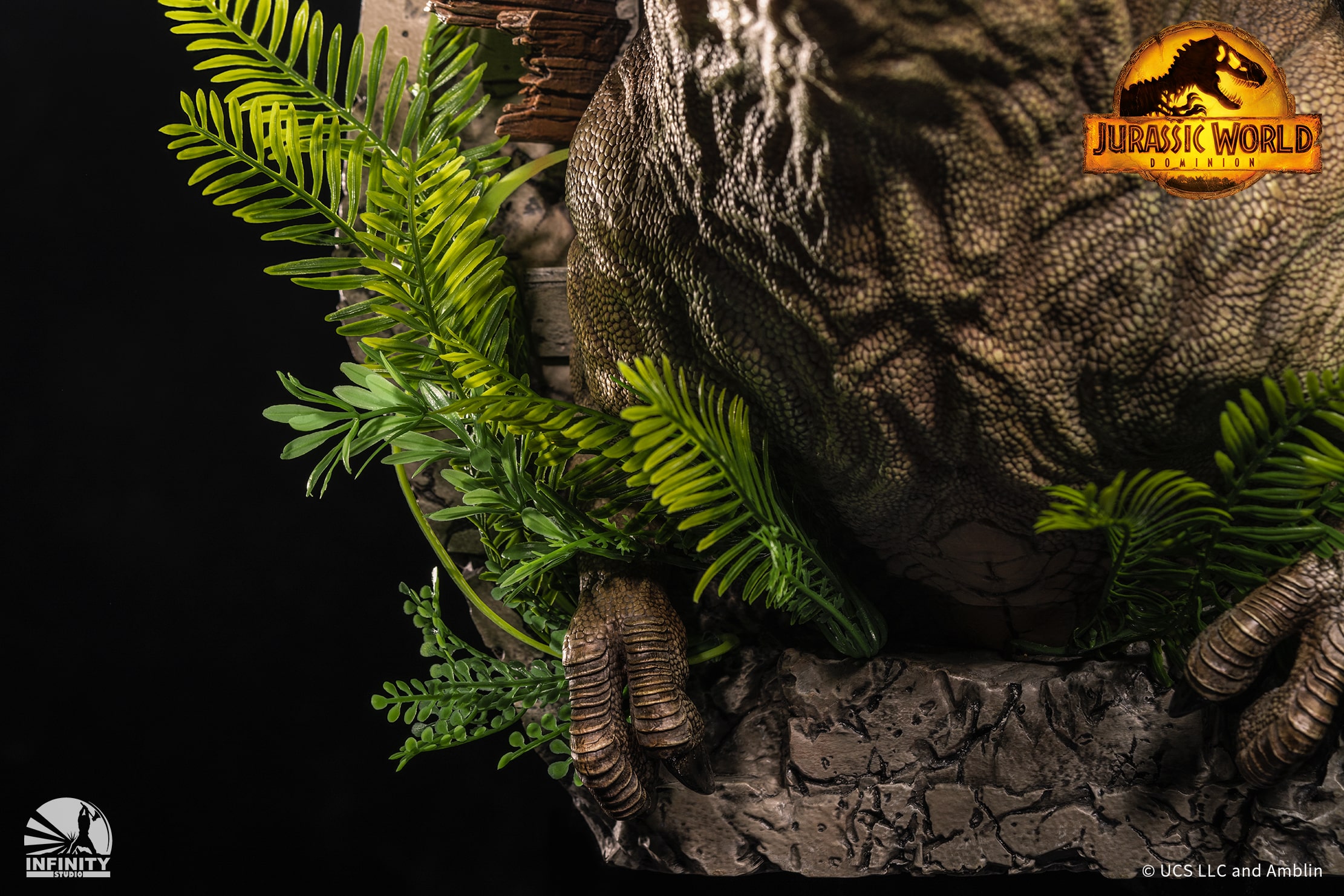 Jurassic World Dominion Tyrannosaurus Rex Wall-Mounted Bust Jurassic World Dominion Tyrannosaurus Rex Wall-Mounted Bust