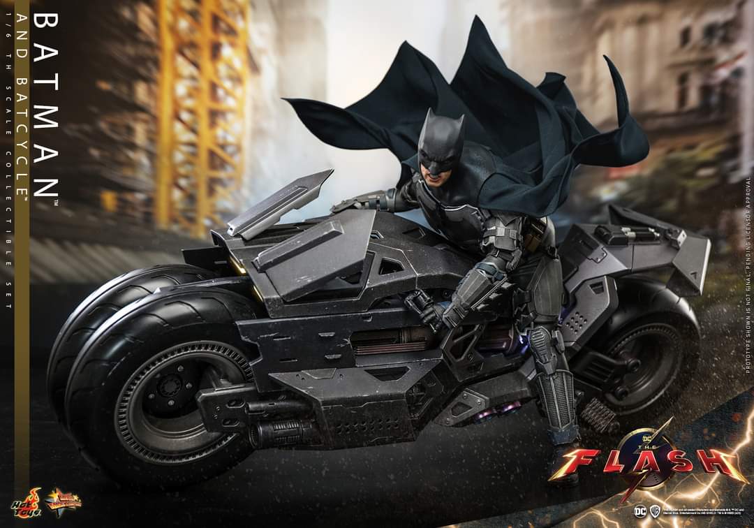 Hot Toys Batman And Batcycle Figure Set Limited Collectible