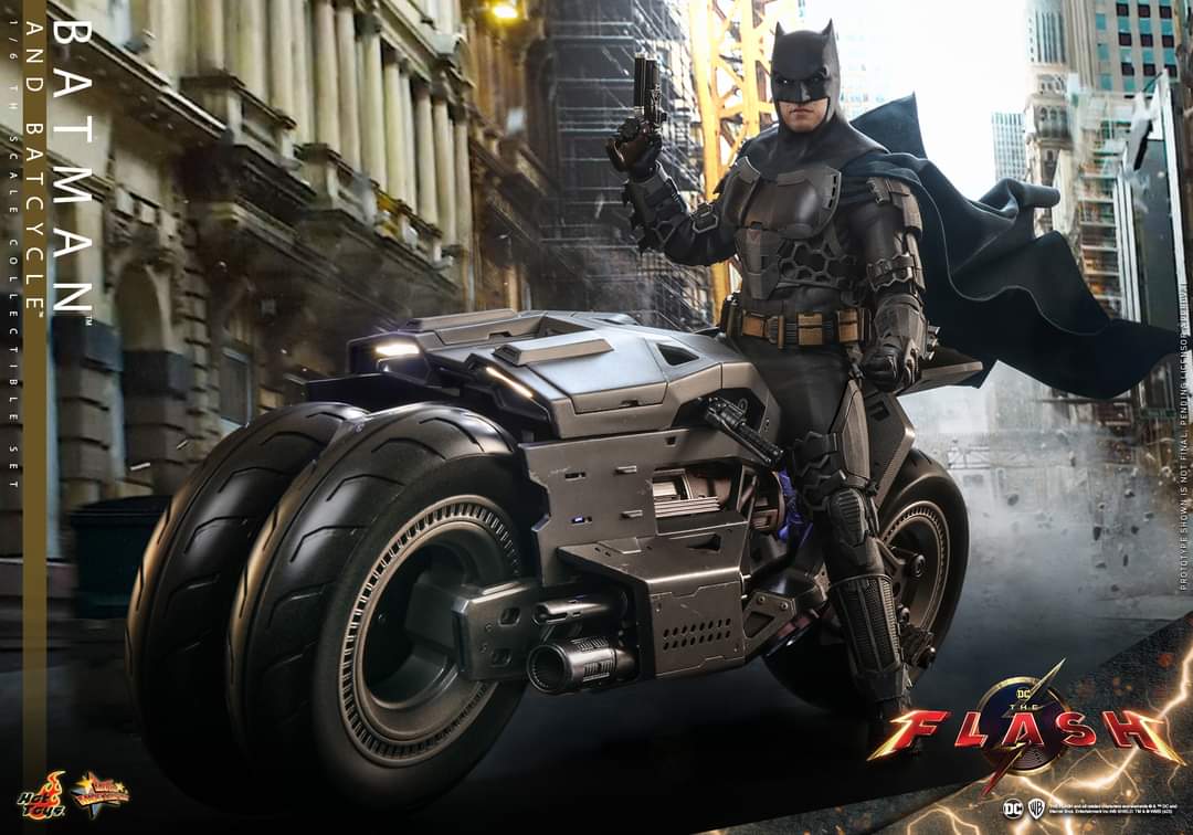 Hot Toys Batman And Batcycle Figure Set Limited Collectible