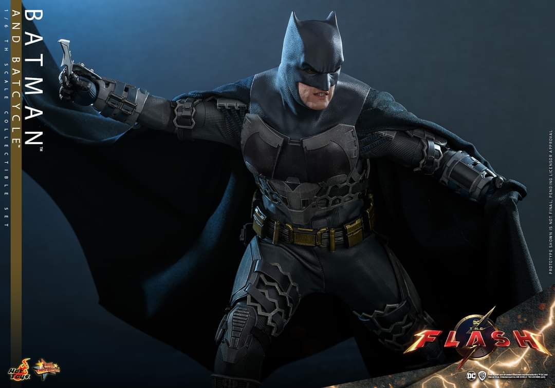 Hot Toys Batman And Batcycle Figure Set Limited Collectible
