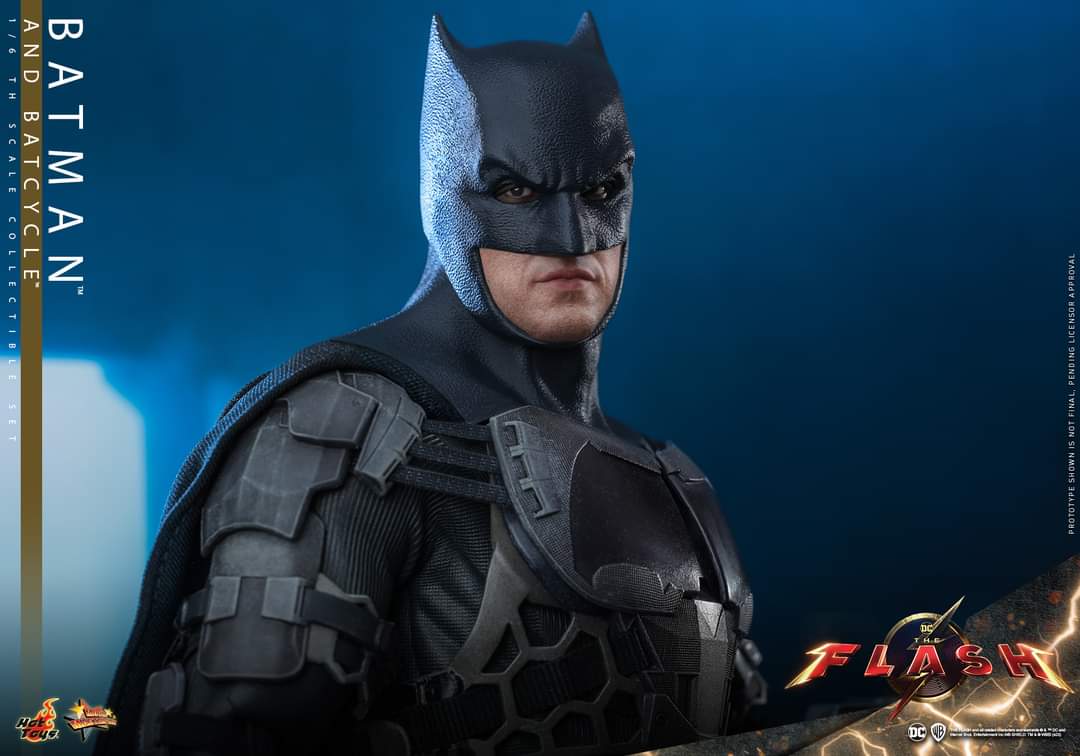 Hot Toys Batman And Batcycle Figure Set Limited Collectible