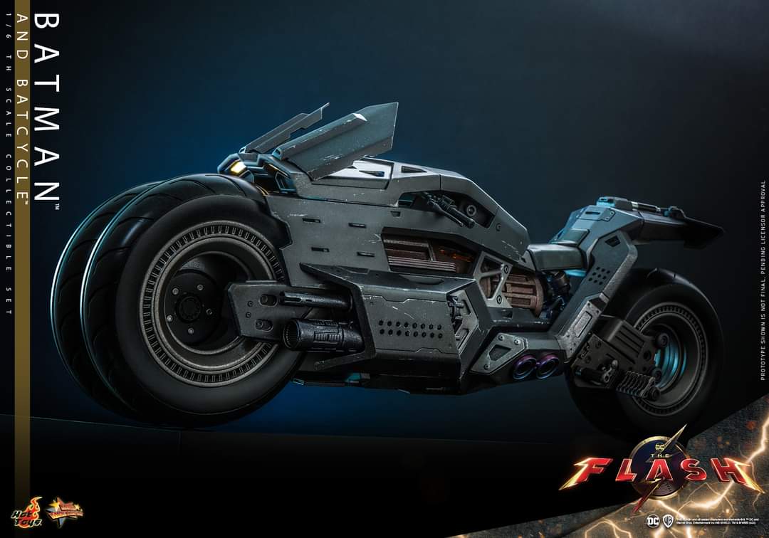 Hot Toys Batman And Batcycle Figure Set Limited Collectible