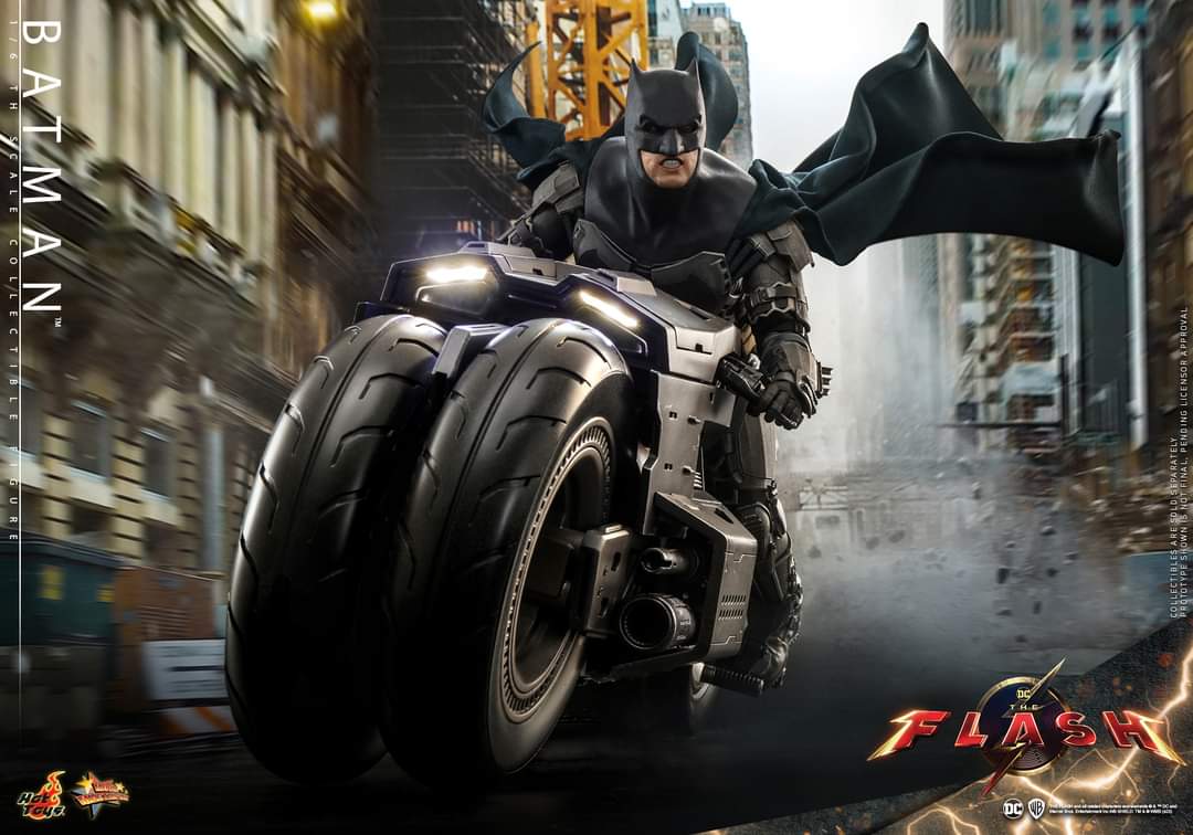 Hot Toys Batman Figure The Flash Limited Sixth Scale Collectible