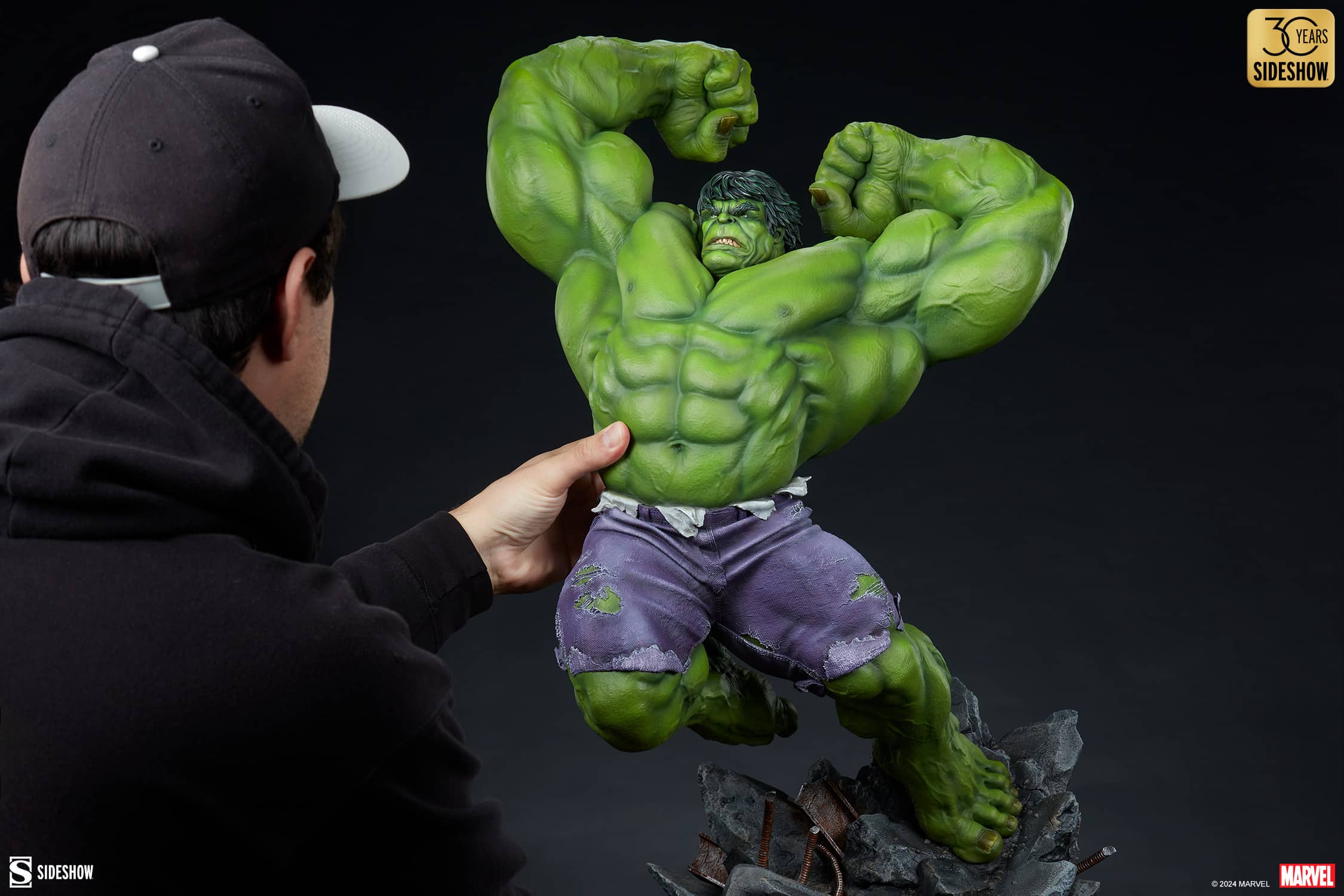 Sideshow Collectibles Hulk Classic Premium Format Figure Limited Marvel Collectible Statue