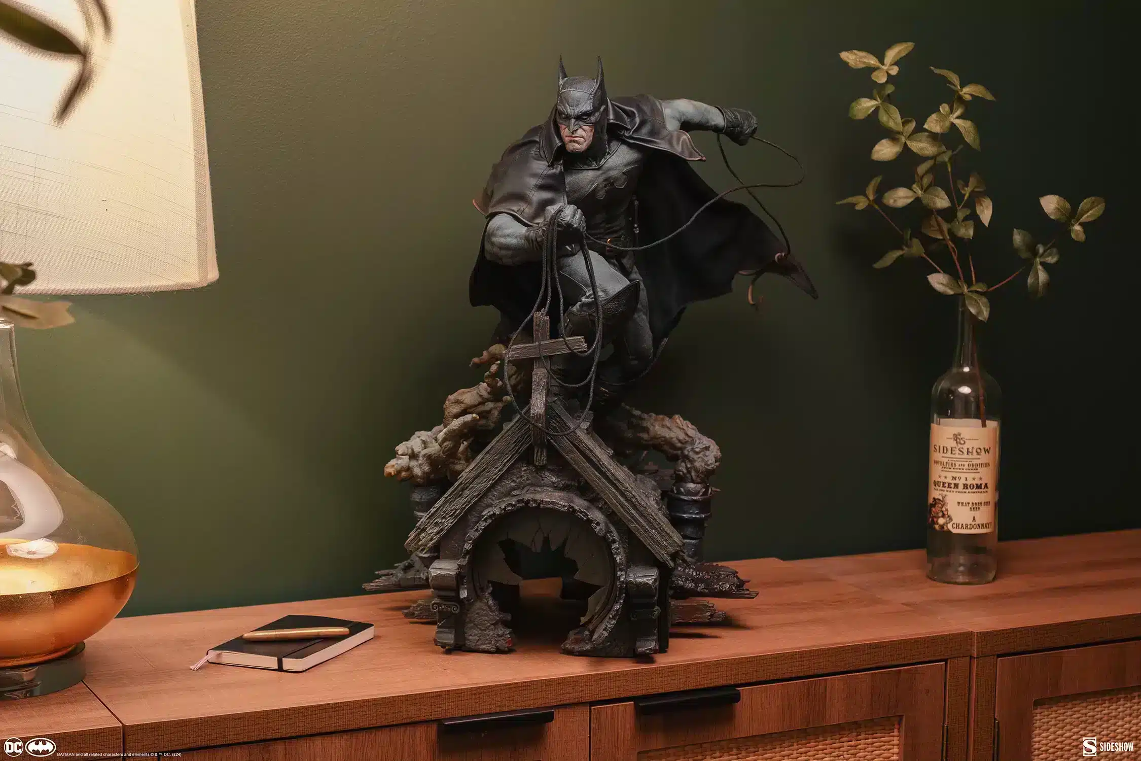 Sideshow Collectibles Batman: Gotham By Gaslight Premium Format Figure DC Collectibles Limited Statue