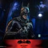hot-toys-dc-comics-batman-sixth-scale-figure-gallery-6761a6c4c27bf