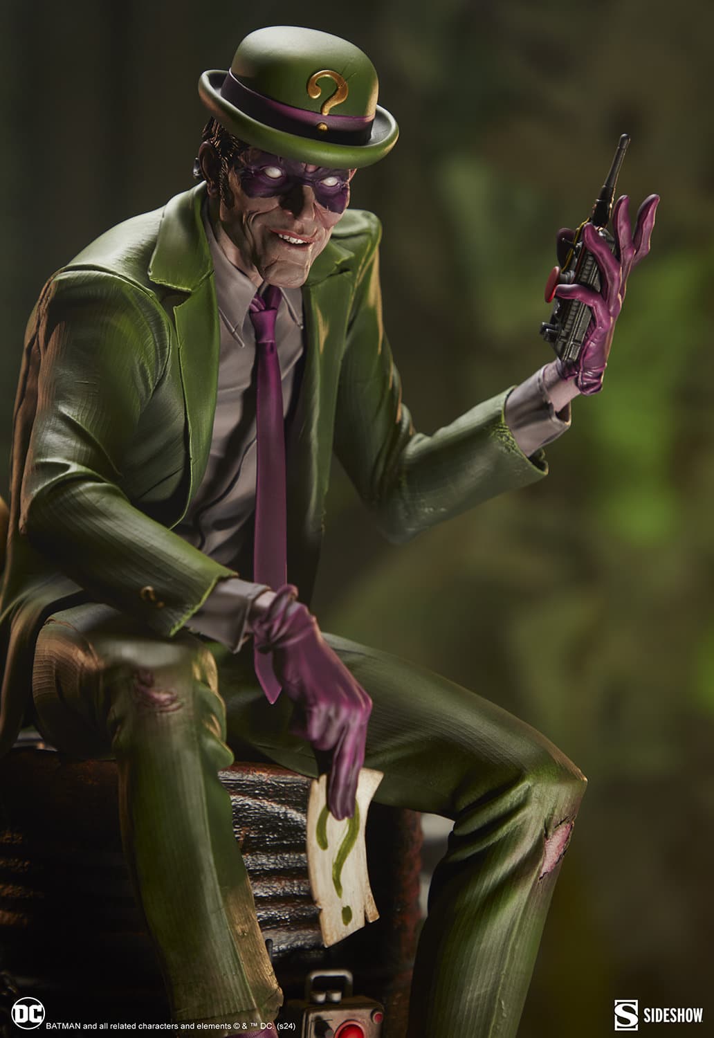 sideshow-collectibles-dc-comics-riddler-premium-format-figure-gallery-672a8a46ee48d