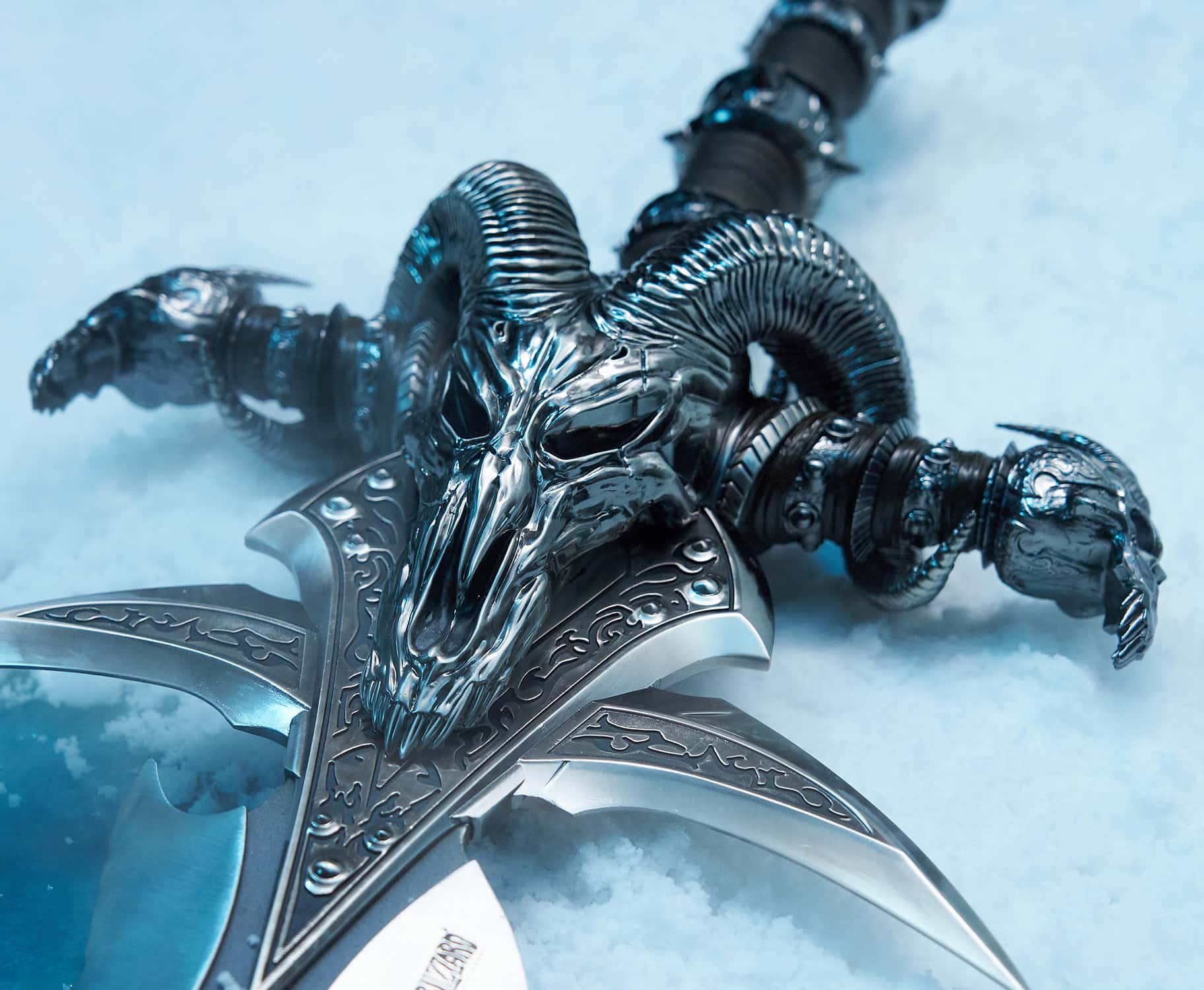Frostmourne Sword Premium Life-Size Replica Warcraft Limited Collectible