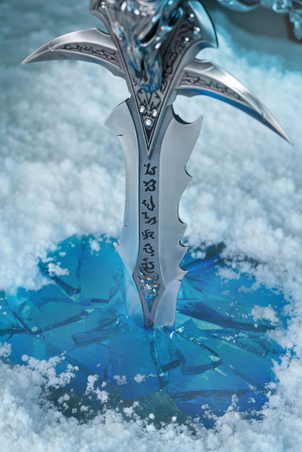 Frostmourne Sword Premium Life-Size Replica Warcraft Limited Collectible