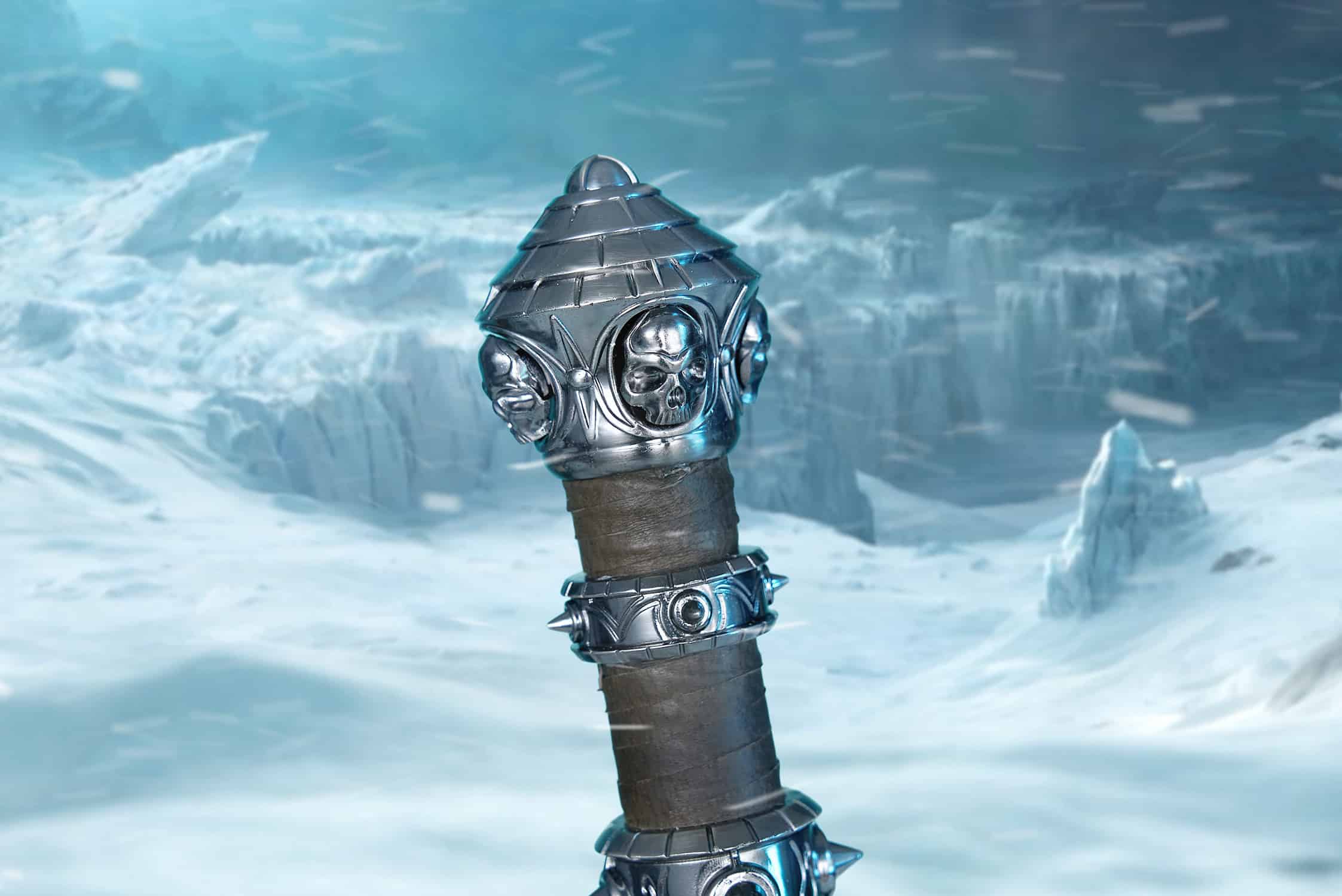 Frostmourne Sword Premium Life-Size Replica Warcraft Limited Collectible