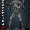T-800 Endoskeleton Battle-Damaged Sixth Scale Figure The Terminator Limited Collectible