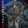 T-800 Endoskeleton Battle-Damaged Sixth Scale Figure The Terminator Limited Collectible