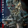 T-800 Endoskeleton Battle-Damaged Sixth Scale Figure The Terminator Limited Collectible