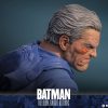 Batman: The Dark Knight Returns Battle Damaged Sixth Scale Figure DC Limited Collectible