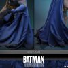 Batman: The Dark Knight Returns Battle Damaged Sixth Scale Figure DC Limited Collectible