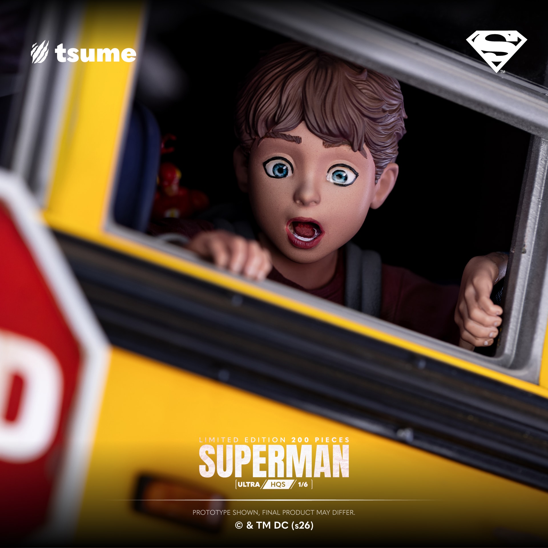 Superman Ultra HQS 1:6 Scale Limited Collectible